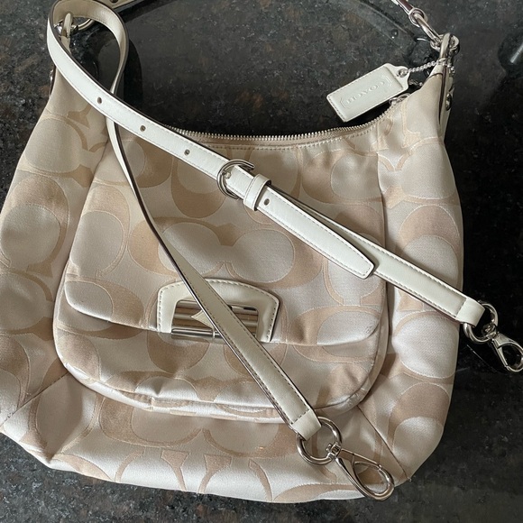 COACH- Cream Kristen Hobo 2-way with Silver Hardware F22301 - Picture 2 of 4